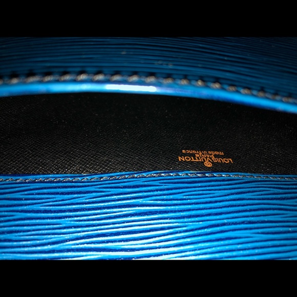 Authentic Louis Vuitton Cartouchiere - Picture 8 of 11